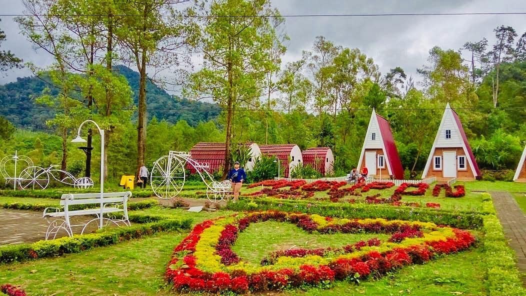 Taman-Bunga-Coban-Talun
